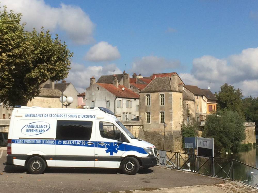 vehicule-transport-de-malade